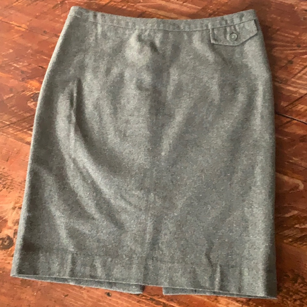 Fully line soft grey pencil skirt